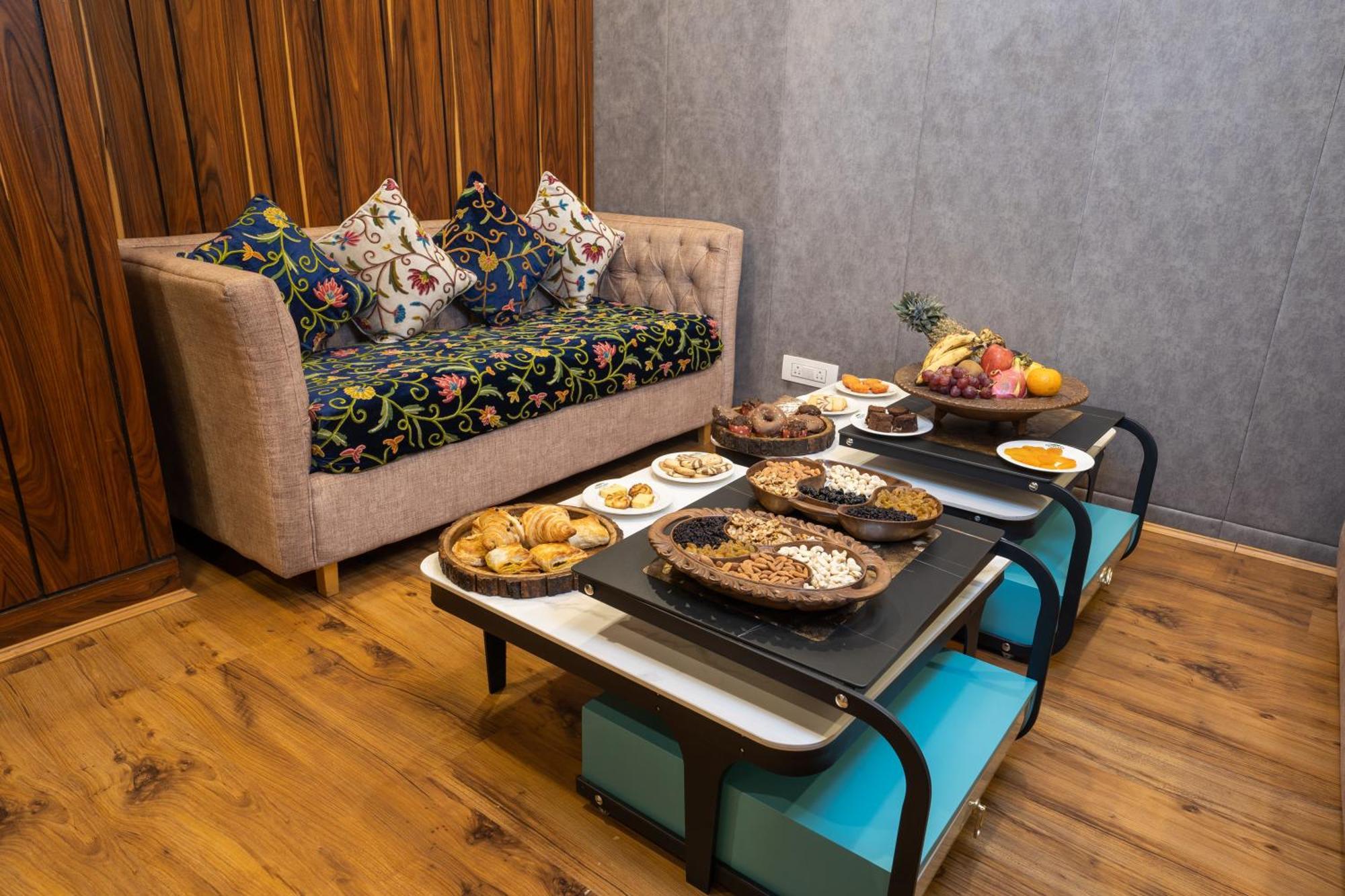 Hotel Snowland, Srinagar Eksteriør billede