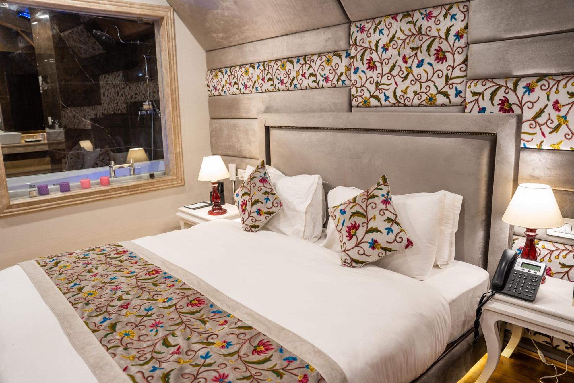 Hotel Snowland, Srinagar Eksteriør billede
